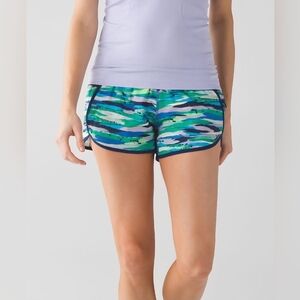 Lululemon Tracker Short III Seven Wonders Multi Hero Blue Size 8 Linning Cut Out